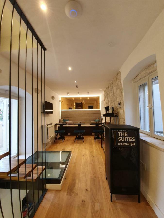 The Suites At Central Сплит Екстериор снимка
